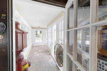 Howarth House B&b