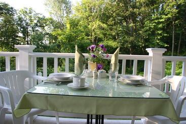 Howarth House B&b