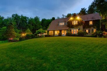 Howarth House B&b