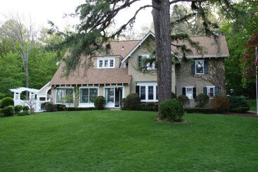 Howarth House B&b