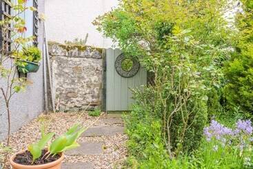 Iona Cottage