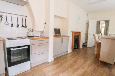 Newbegin Cottage