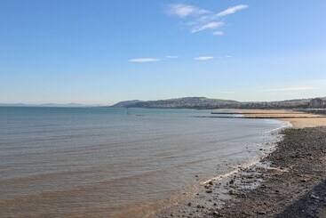Penrhyn View
