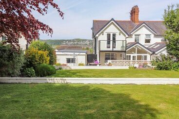 Penrhyn View