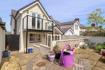 Penrhyn View
