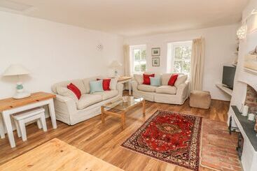 Polsue Cottage