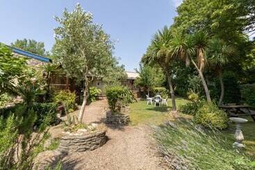 Riverhouse Lodge