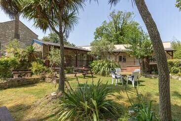 Riverhouse Lodge