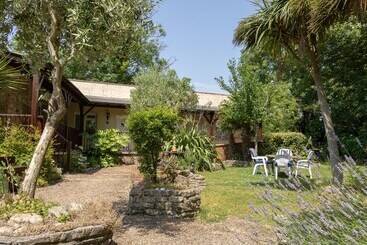 Riverhouse Lodge