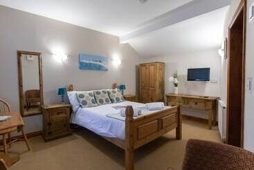 Riverhouse Lodge