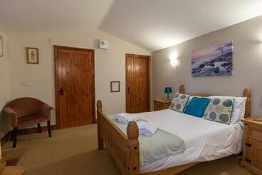 Riverhouse Lodge