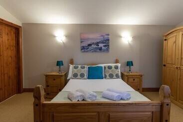 Riverhouse Lodge