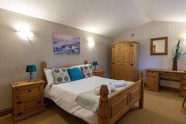 Riverhouse Lodge