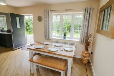 Ryedale Country Lodges   Willow Lodge