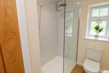 Ryedale Country Lodges   Willow Lodge