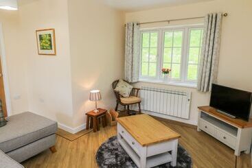 Ryedale Country Lodges   Willow Lodge