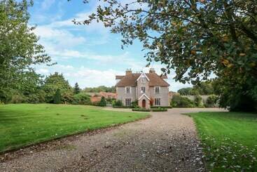 Southrepps Lodge