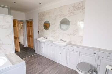Southrepps Lodge