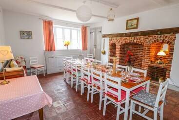Southrepps Lodge