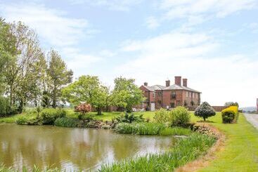 The Manor House At Kenwick Lodge
