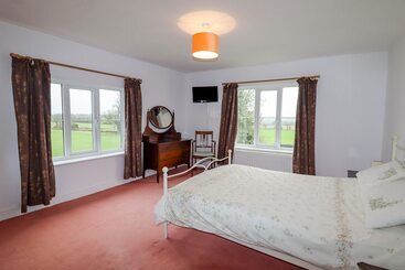 The Manor House At Kenwick Lodge