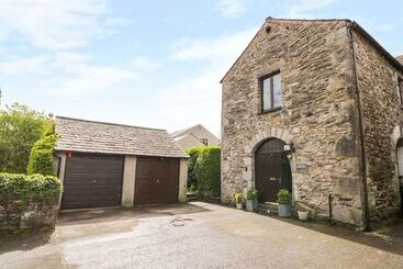 The Old Apple Barn