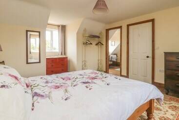Wayside Cottage