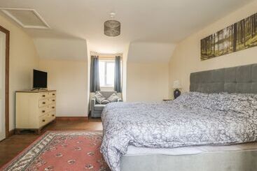 Wayside Cottage