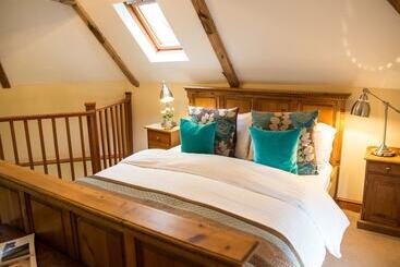Weir Cottage