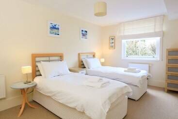 14 Combehaven