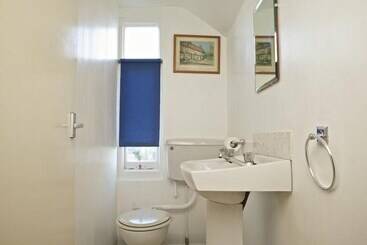 7 Glenthorne House