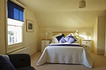 7 Glenthorne House