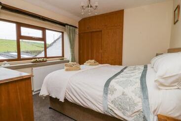 Acorn Cottage