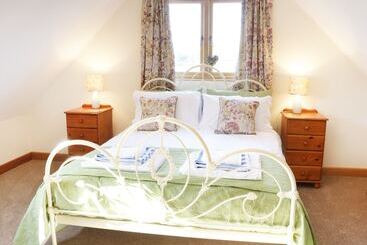 Acorn Cottage