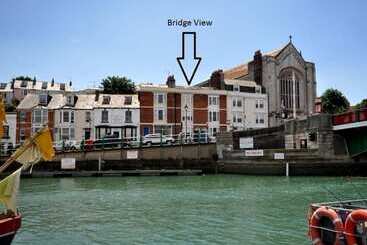 茅舍 Bridge View
