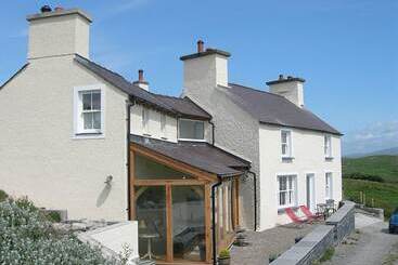 Cae'r Dyni