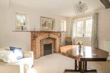 Cherry Tree Cottage