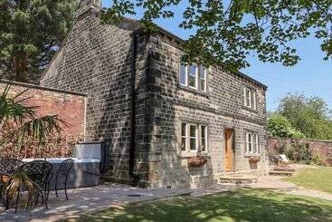 Cunliffe House