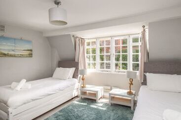 Harbourside House