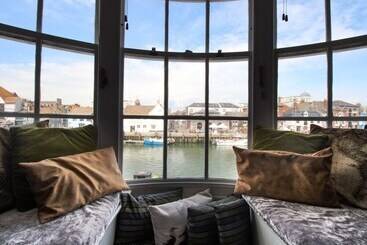 Harbourside House