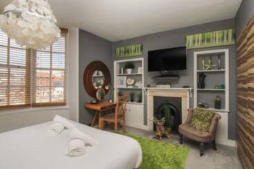 Harbourside House