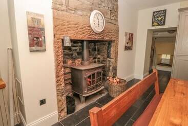 Hare & Hounds House