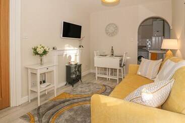 Holly Cottage