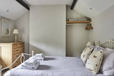 Lilly Cottage