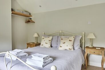Lilly Cottage