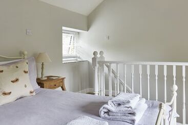 Lilly Cottage