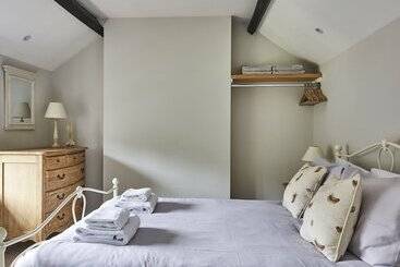 Lilly Cottage