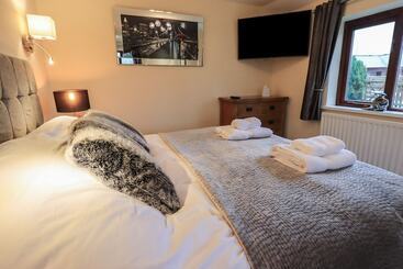 Orcaber Farm Retreat