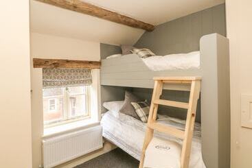 Orchard Barn