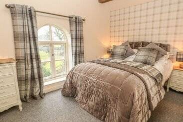 Orchard Barn
